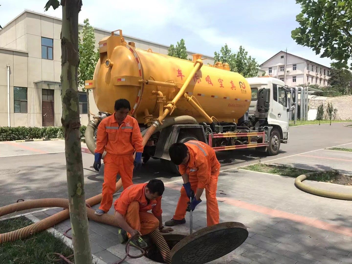 香河化粪池清理与5-8吨吸粪车施工效率分析